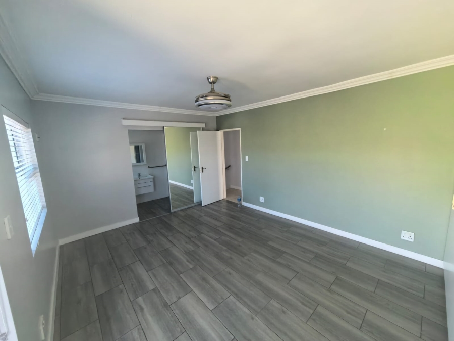 4 Bedroom Property for Sale in Somerset Country Estate Western Cape